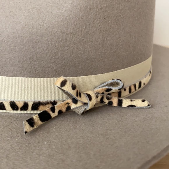 WYETH New rare wool tan gray hat with leather calf hair cheetah bow! - Picture 2 of 5